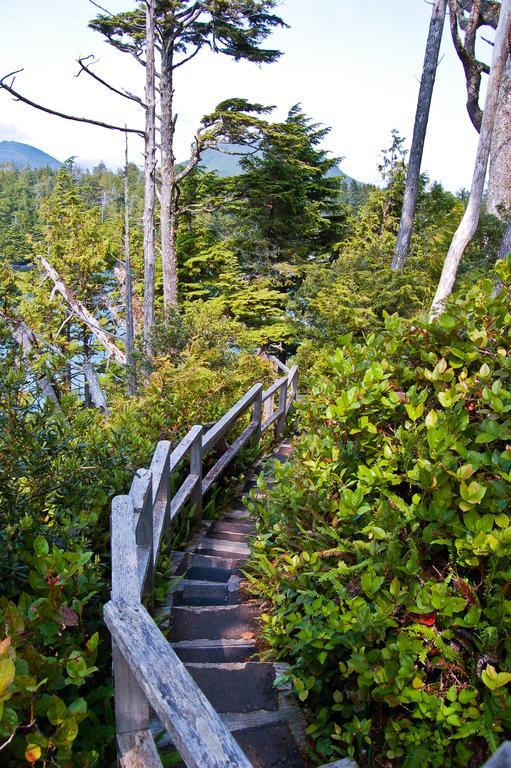 Wild Pacific Guest Suites Ucluelet Esterno foto